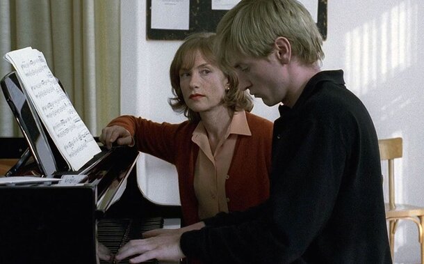 Forbidden Passion and Psychological Turmoil: Watching the Haunting 'The Piano Teacher' Requires Strong Nerves Still from 'The Piano Teacher'