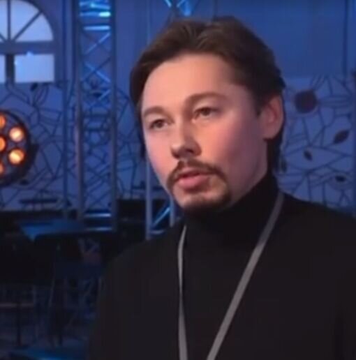 Блондина из группы «БиС» не узнать: как выглядит самый слащавый певец эстрады сегодня