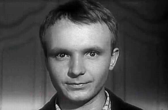 Совсем не похож на Женю Лукашина: как выглядел Мягков в дебютной роли Совсем не похож на Женю Лукашина: как выглядел Мягков в дебютной роли