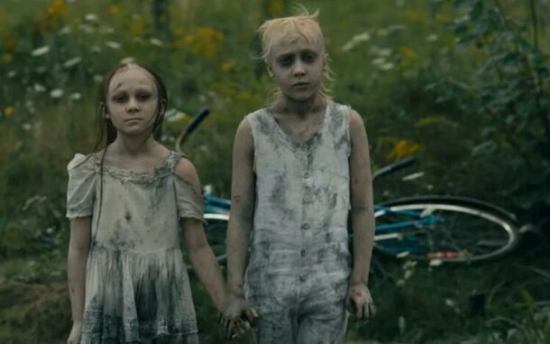 Кто такие монстры из сериала «Извне»: пьют кровь, но вовсе не вампиры, а «милые» сказочные создания Кто такие монстры из сериала «Извне»: пьют кровь, но вовсе не вампиры, а «милые» сказочные создания