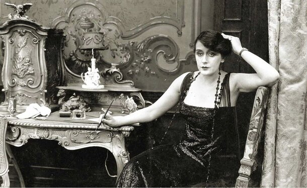 Who Is The First Female Director? : A Story of Alice Guy-Blaché