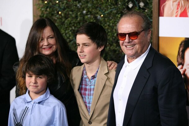 Jack Nicholson arrives with daughter Jennifer and family at the premiere of 'How Do You Know' in Hollywood, California