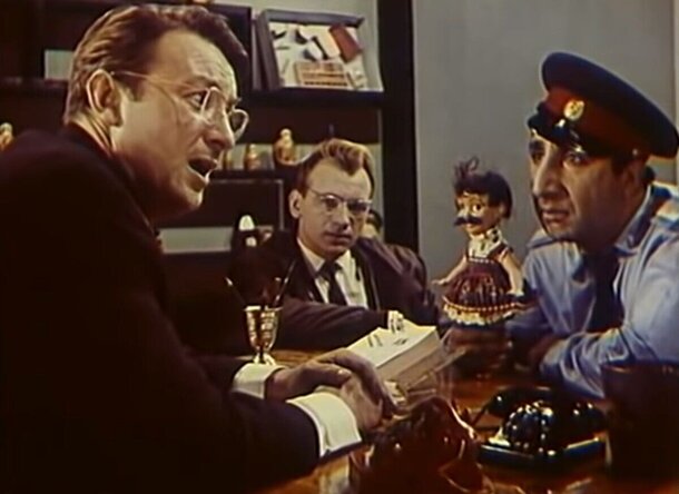 «Восстание машин» по-советски: режиссер «Мушкетеров» в 60-е снял настолько смелую комедию, что власти побоялись ее выпускать «Восстание машин» по-советски: режиссер «Мушкетеров» в 60-е снял настолько смелую комедию, что власти побоялись ее выпускать