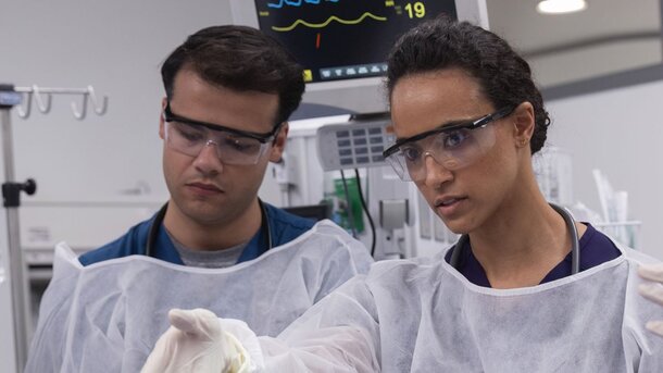 У этого новенького сериала про врачей уже отличный рейтинг: всего один сезон, но зато какой У этого новенького сериала про врачей уже отличный рейтинг: всего один сезон, но зато какой