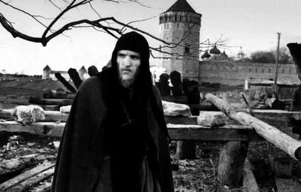 «Звонил он мне — извинялся»: Тарковский украл идею своего лучшего фильма и получил за это по лицу Андрей Рублев