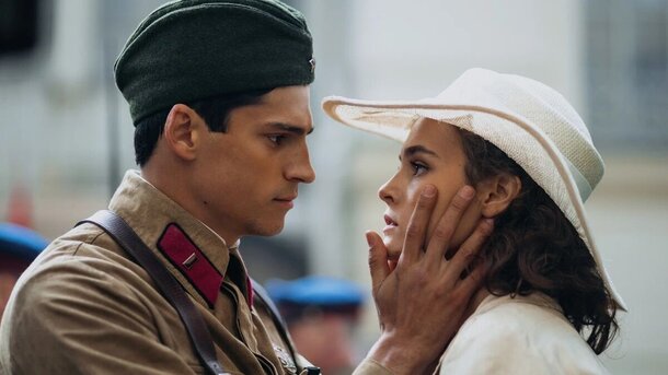 Поэты, летчики, звезды: у героев «Любви Советского Союза» есть реальные прототипы, но их имен не сыщешь в титрах Поэты, летчики, звезды: у героев «Любви Советского Союза» есть реальные прототипы, но их имен не сыщешь в титрах