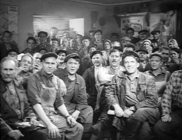 Не выловишь и рыбку из пруда: 5 малоизвестных советских фильмов про мир, труд и май (№2 снял режиссер «Девчат») Не выловишь и рыбку из пруда: 5 малоизвестных советских фильмов про мир, труд и май (№2 снял режиссер «Девчат»)