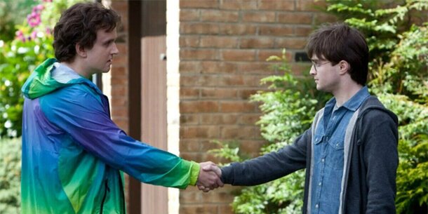 В «Дарах смерти» есть особые вырезанные сцены: зрители плачут, хотя в них показывают гадких Дурслей В «Дарах смерти» есть особые вырезанные сцены: зрители плачут, хотя в них показывают гадких Дурслей