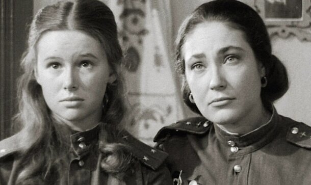 «В бой идут одни старики» едва не лишился своей главной красотки из-за летних каникул: Евгению Симонову «спасло» чудо