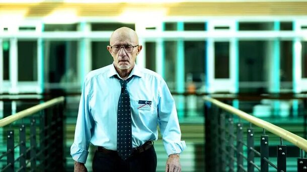 Русские флаги, звезда «Во все тяжкие» и кот Шредингера: этот новый Sci-Fi-сериал оказался альтернативным финалом «Интерстеллара»