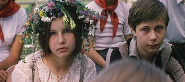 В топ-5 любимых фильмов россиян о детских лагерях полно сюрпризов: «Петров и Васечкин» не №1, экранизаций Гайдара нет вовсе