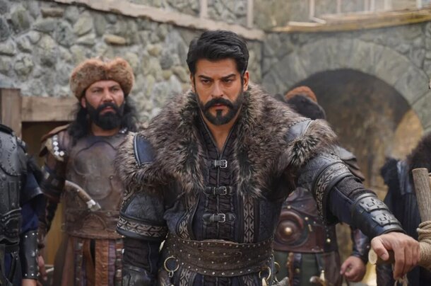 8 000 000 причин уйти и хлопнуть дверью: Бурак Озчивит бросил сериал «Основание: Осман» на полпути — но его героя в турдизи еще покажут 8 000 000 причин уйти и хлопнуть дверью: Бурак Озчивит бросил сериал «Основание: Осман» на полпути — но его героя в турдизи еще покажут