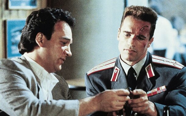«Huligani»: ради «Красной жары» Шварценеггер 3 месяца учил русский язык — в Сети посчитали, сколько слов он запомнил «Huligani»: ради «Красной жары» Шварценеггер 3 месяца учил русский язык — в Сети посчитали, сколько слов он запомнил