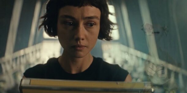 В мрачном сериале «Чужой: Земля» появился Сид из «Ледникового периода» — и это вовсе не смешная отсылка ради отсылки (есть скрытый смысл) В мрачном сериале «Чужой: Земля» появился Сид из «Ледникового периода» — и это вовсе не смешная отсылка ради отсылки (есть скрытый смысл)
