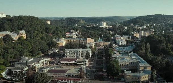 Солнечные курорты стали фоном для самого мрачного сериала года: маршрут по местам съемок «Трассы» Солнечные курорты стали фоном для самого мрачного сериала года: маршрут по местам съемок «Трассы»
