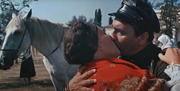 Актеры пьянствовали в погребах, в селе не было света: «Свадьбу в Малиновке» на самом деле снимали в другой деревне