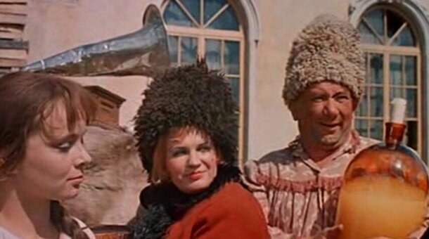 Актеры пьянствовали в погребах, в селе не было света: «Свадьбу в Малиновке» на самом деле снимали в другой деревне