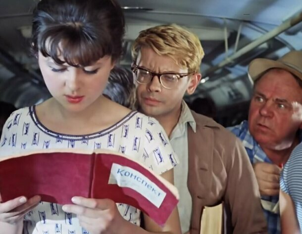 «Вот он, наш Нолан»: в сцене с Трусом и Шуриком в «Операции “Ы”» Гайдай зашифровал гениальную отсылку — ее поняли годы спустя «Вот он, наш Нолан»: в сцене с Трусом и Шуриком в «Операции “Ы”» Гайдай зашифровал гениальную отсылку — ее поняли годы спустя
