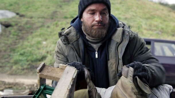 «Бомж одет дороже, чем я»: вышло всего 3 серии «Камбэка» с Петровым, но ляпов хватит на весь сезон (есть даже «машина времени»!)