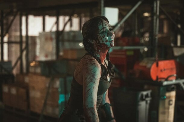 Идеальная замена «Ужасающему» и Пеннивайзу выходит в прокат: сюжет безумный, убийца-пугало и море расчлененки