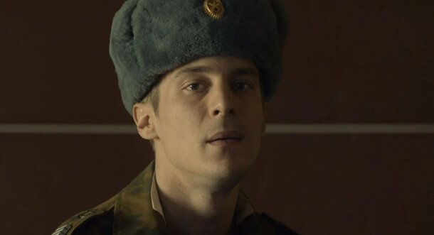 Машина времени Кости Волкова: «Аутсорс» – лучший сериал в карьере Янковского, но ляпов в нем столько, что хватит на второй сезон