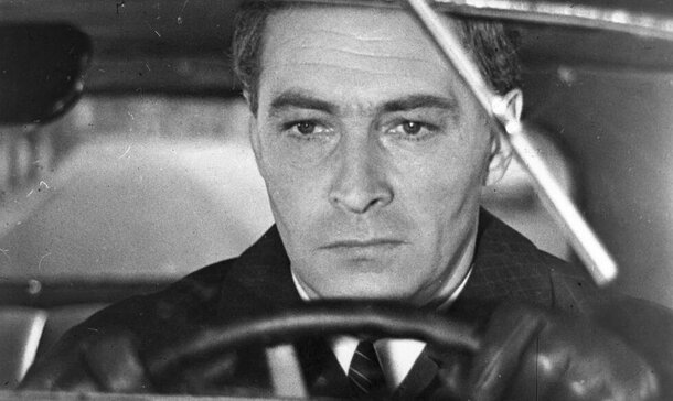 «Штирлиц – скучный, Жеглов – хам»: лучшим героем в истории советского кино нейросеть назвала мошенника-пройдоху