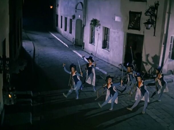 «Поле чудес» в Крыму, а Италия-то откуда? «Приключения Буратино» пришлось снимать в нескольких странах – не поверите, где «нашли» Европу «Поле чудес» в Крыму, а Италия-то откуда? «Приключения Буратино» пришлось снимать в нескольких странах – не поверите, где «нашли» Европу