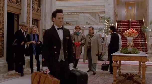 Как Дональд Трамп спас главный новогодний фильм всех времен и народов: сам появился в нем на 2 секунды