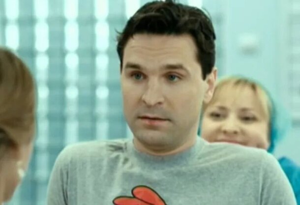 Кого Виктор Добронравов играл в «Интернах»: многие и не помнят о романе его героя с Варей Черноус