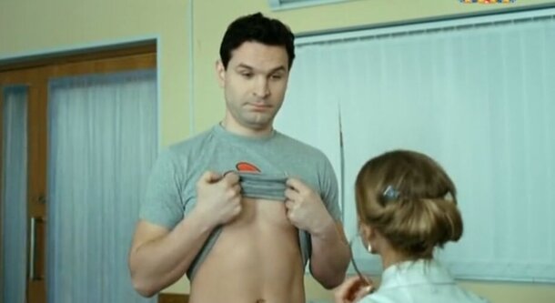 Кого Виктор Добронравов играл в «Интернах»: многие и не помнят о романе его героя с Варей Черноус