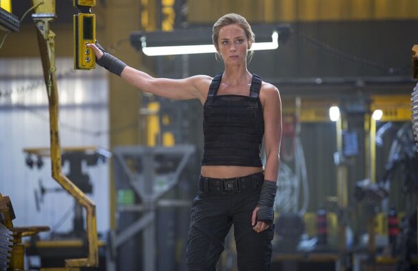 «Дюну» боготворят, но есть и другие: 5 экранизаций научно-фантастических романов, превзошедших оригинал «Грань будущего» (2014)