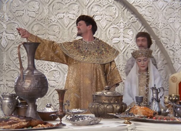 Пиявки, забродившие щи, козлы для вызова рвоты: в «Иване Васильевиче» постеснялись показать всю «жесть» реальных пиров при Иване Грозном