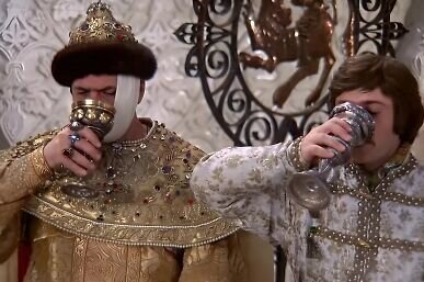 Пиявки, забродившие щи, козлы для вызова рвоты: в «Иване Васильевиче» постеснялись показать всю «жесть» реальных пиров при Иване Грозном