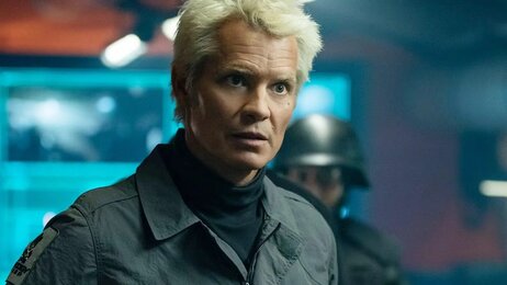 Кадр из сериала «Чужой: Земля»