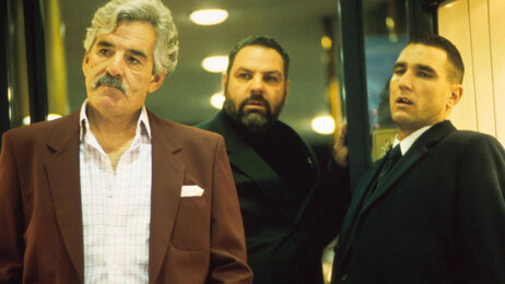 Most Snatch Characters Have Real-Life Inspirations โ Except for Boris Vinnie Jones, Dennis Farina, Sam Douglas