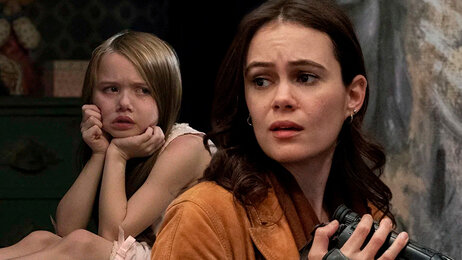 The Perfect Format for a Fear-Filled Night: 7 Brilliant Horror Miniseries Stills from series 'Archive 81', 'The Haunting of Hill House'
