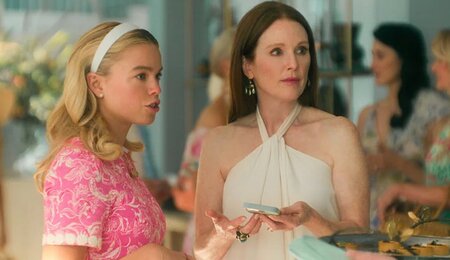 «Netflix хотел сделать свой "Белый лотос", но опять все испортил»: чем зрителям не угодил новый сериал «Сирены» Кадр из сериала «Сирены»