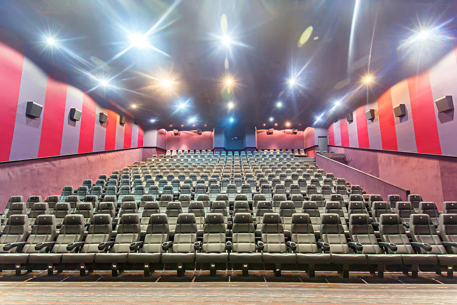 Фотографии кинотеатра Kinopark 7 IMAX Keruen 3D. 
