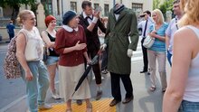 В час небывало жаркого заката...