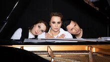 Музыкально-поэтический спектакль «ОниЧитаютСтихи»