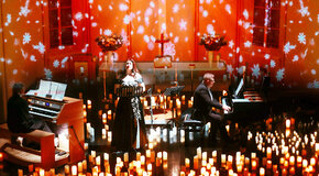 Рождественский орган при свечах