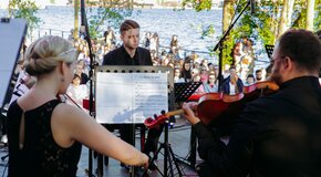 Оркестр у моря «Ludovico Einaudi»