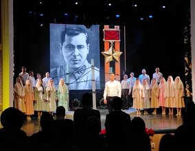 Жизнь моя песней звучала в народе
