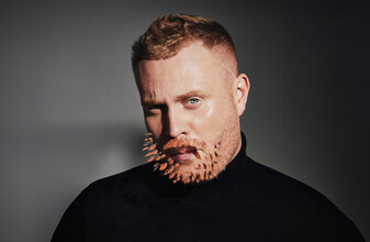 Евгений Чебатков. «На других берегах»