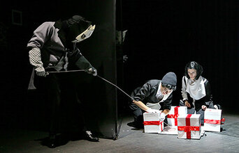 Лес, ведьма и горящий шкаф