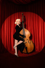 Sirens'Jazz Cabaret: джаз и бурлеск
