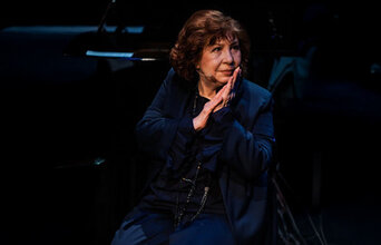 Венок сонетов – для Елены Камбуровой