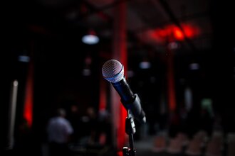 Barney Barfly. «Ленинград» против «Руки вверх»