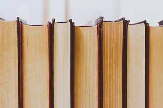 С требованием веры. Стихи Марины Цветаевой в исполнении Господина Литвиновича