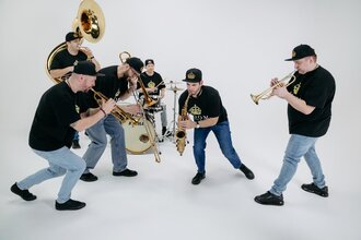Вся мощь духовых инструментов от Boom Brass Band!